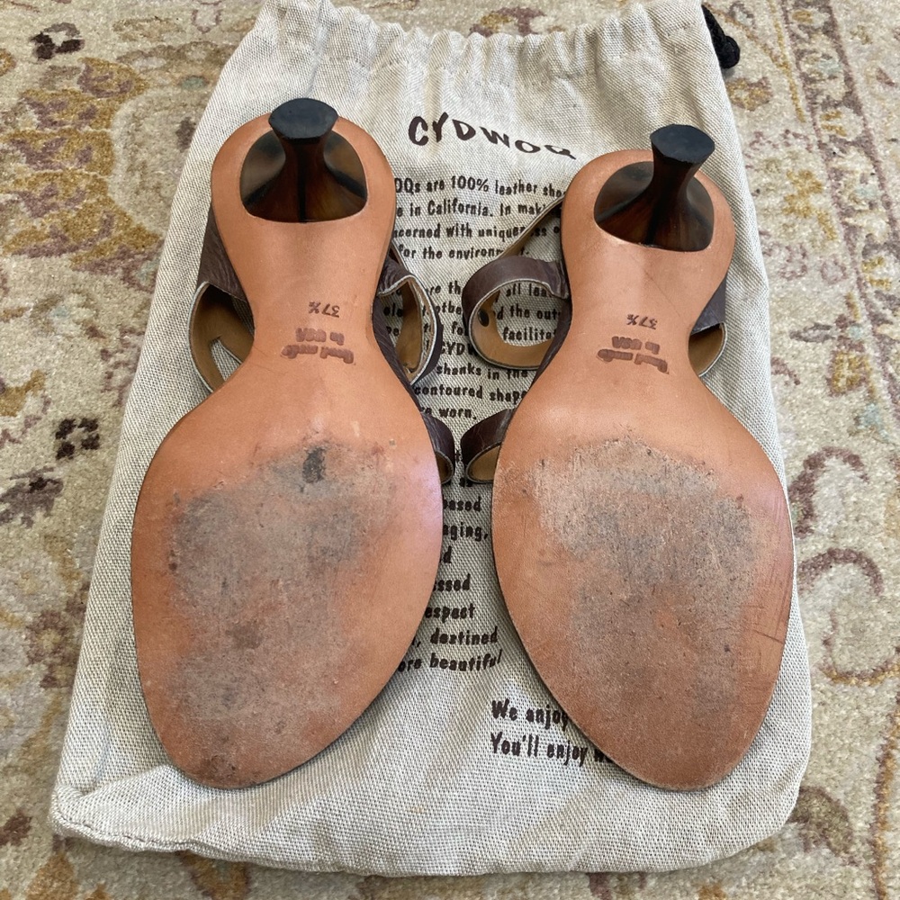 Cydwok vintage look sandal with heel - Picture 4 of 10